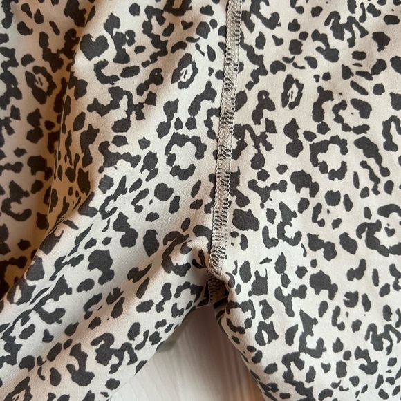 Evolution and Creation Animal Print Leggings Women's Size S Leopard - Picture 7 of 8